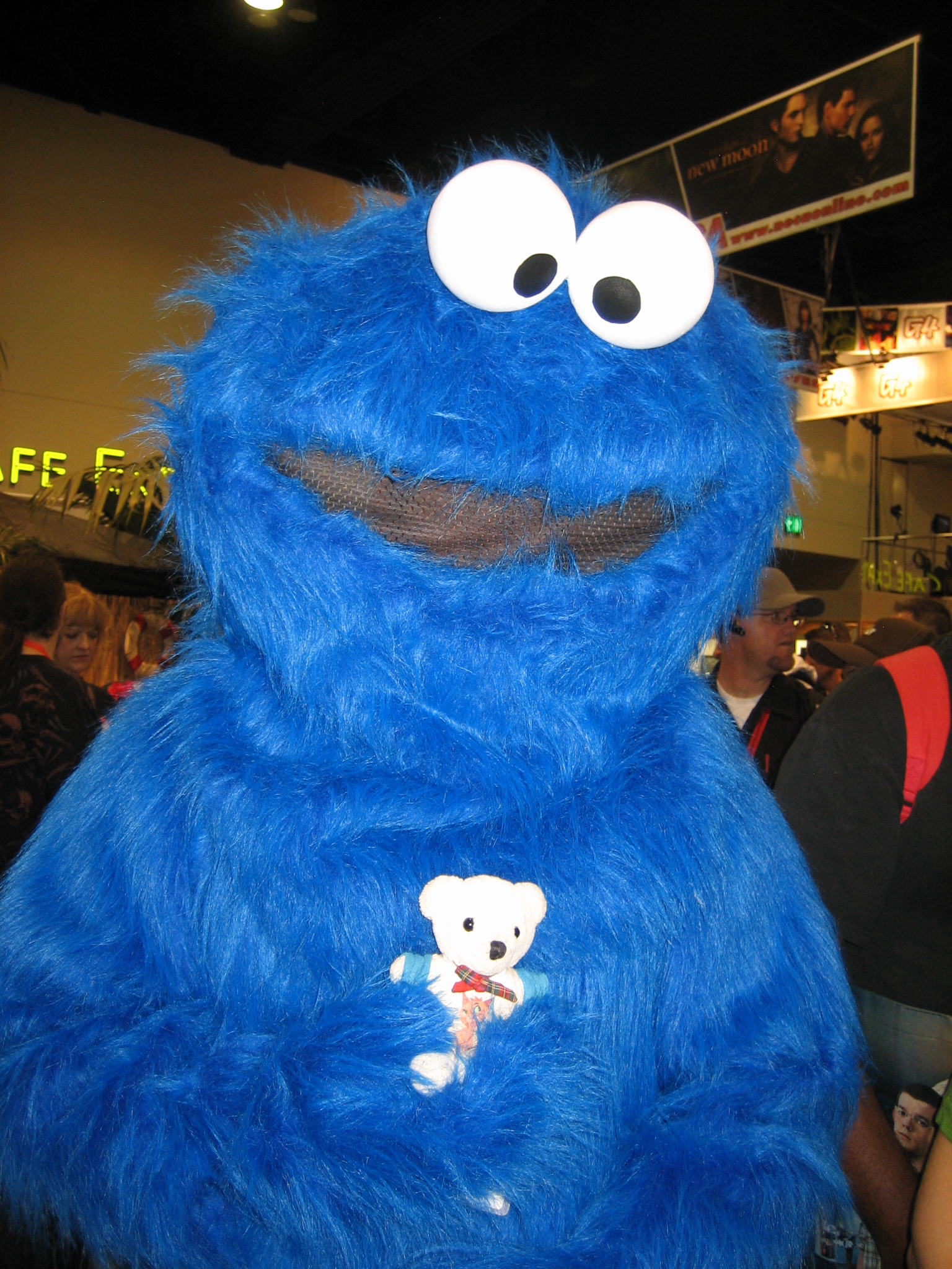 Ovedito con el mostruo de las galletas